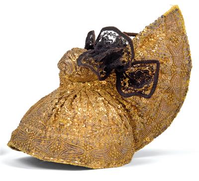 An Upper Austrian gold cap, - Orologi, arte asiatica, metalli lavorati, fayence, arte popolare, sculture