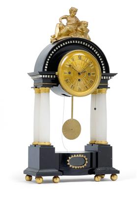 A Biedermeier commode clock with large musical mechanism - Umění a starožitnosti