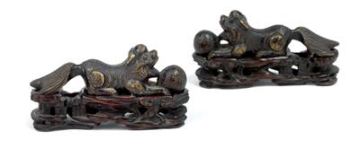 Paar kleine Fo Löwen, China, 18./19. Jh. - Uhren, Metallarbeiten, Asiatika, Vintage, Fayencen, Skulpturen, Volkskunst