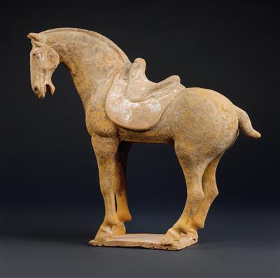 A horse and saddle, China, Tang Dynasty - Orologi, arte asiatica, vintage, metalli lavorati, fayence, arte popolare, sculture