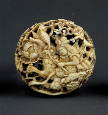 An ivory Ryusa manju, Japan, Meiji Period - Clocks, Asian Art, Vintage, Metalwork, Faience, Folk Art, Sculpture