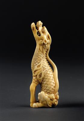 An ivory netsuke of a howling kirin, Japan, 19th cent. - Orologi, arte asiatica, metalli lavorati, fayence, arte popolare, sculture