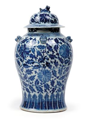 Blau-weiße Deckelvase, China, 19. Jh. - Antiquitäten