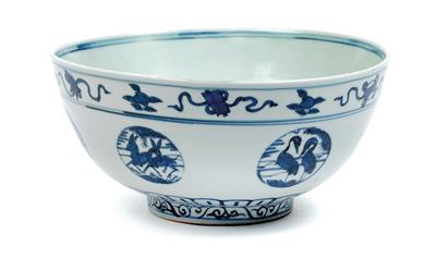 A large blue and white bowl, China, Ming Dynasty, - Antiques