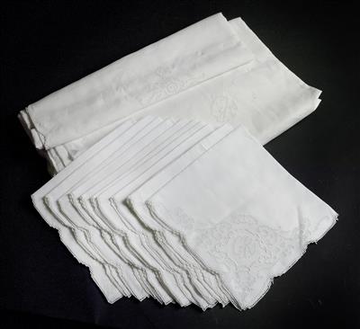 A large tablecloth and 11 napkins, - Antiques