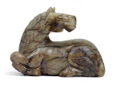 A recumbent horse, China, Qing Dynasty or earlier - Antiques