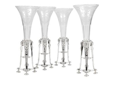Four vases, - Antiquariato