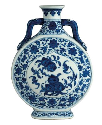 A Blue and White Moon Bottle, China, Underglaze Blue Daoguang Mark, 19th century - Antiques (Clocks, Asian Art, Metalwork, Faience, Folk Art, Sculpture)