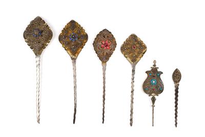 6 Different Bodice Pins, - Starožitnosti - Část 1