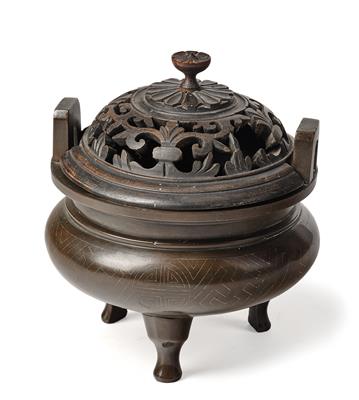 A Bronze Censer, China, Shisou Mark, 18th-19th Century, - Starožitnosti - Část 1