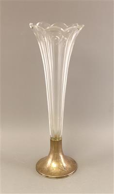 Wiener Vase mit Silbermontierung, - Silber