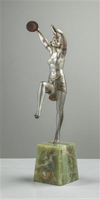 Tänzerin mit Tschinellen, Entwurf: um 1920 - Jugendstil und angewandte Kunst des 20. Jahrhunderts