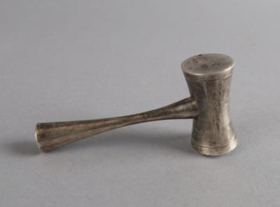 Londoner viktorianischer Silber Gewürzstreuer in Form eines Hammers, - Argenti