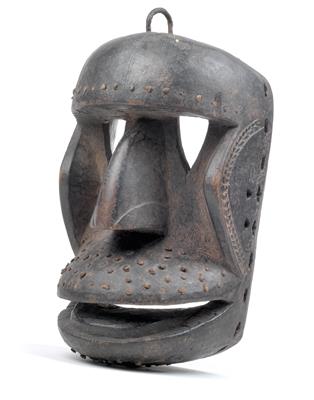 Dan/Kran/We, Ivory Coast, Liberia: An old chimpanzee mask of the ‘Kagle’ (or ‘Kaogle’) type. - Mimoevropské a domorodé um?ní