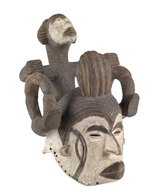 Ibo (oder Igbo), Nigeria: Eine seltene Helm-Maske vom Typ 'Königin der Frauen'. - Stammeskunst/Tribal-Art