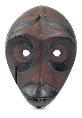 Indonesia, Kalimantan (Borneo), Dayak: A small mask with Dayak decoration. - Tribal Art
