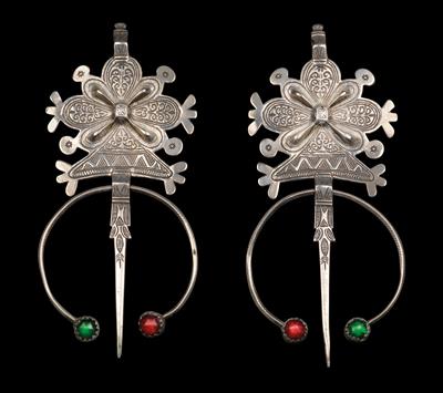 Mixed lot (2 items): Morocco, Ait Baha: a pair of robe fibulae made of silver. - Tribal Art