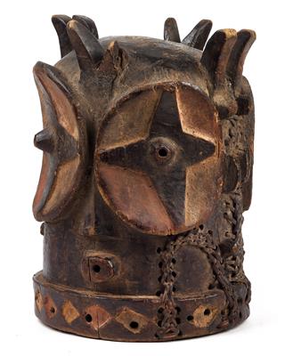 Bembe, DR Kongo: Eine janusköpfige Helm-Maske der Ost-Bembe. - Stammeskunst/Tribal-Art; Afrika