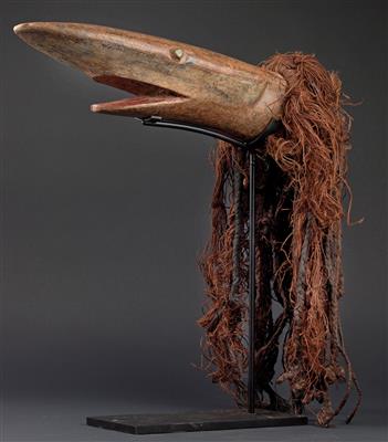 Bidjogo, Guinea-Bissau: A rare ‘shark mask’ of the Bidjogo, worn as a dance crest on the forehead. - Mimoevropské a domorodé umění