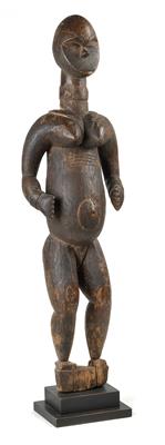 Eket, Nigeria: Eine ungewöhnlich große und seltene, weibliche Figur. - Stammeskunst/Tribal-Art; Afrika