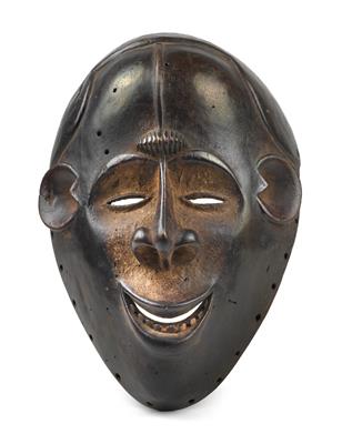 Idoma, Nigeria: Eine Maske mit ‘lachendem Gesicht’. - Stammeskunst/Tribal-Art; Afrika