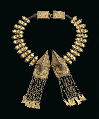 Indonesien, Sumatra, Stamm: Batak: Eine typische Halskette der Karo-Batak, Silber vergoldet. - Stammeskunst/Tribal-Art; Afrika
