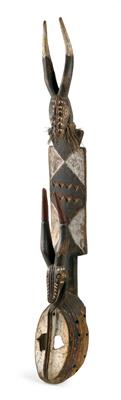 Mossi, Burkina Faso: A plank mask with two antelope heads. Type: Yatenga - Mimoevropské a domorodé umění