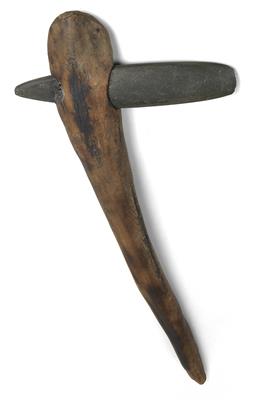 New Guinea, Highlands, Baliem Valley, tribe: Dani; An old stone axe with male hafting. - Mimoevropské a domorodé umění