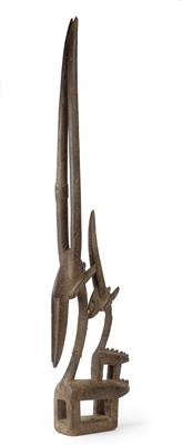 Bambara (or Bamana), Mali: A ‘Chiwara dance crest', female (antelope with ‘child’ on the back), style: Ségou region. - Mimoevropské a domorodé umění