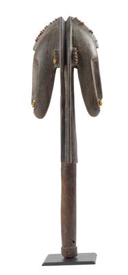 Bambara (or Bamana), Mali: Head of a large, female marionette with two heads (‘Janus head’) and four plaits. - Mimoevropské a domorodé umění