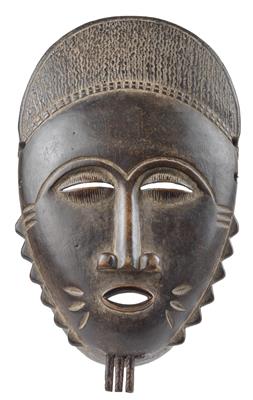 Baule, Elfenbeinküste: Eine ungewöhnlich schöne, alte Maske vom Typ 'Porträt-Maske'. - Stammeskunst/Tribal-Art