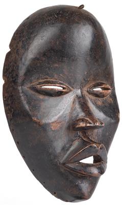 Dan, Ivory Coast, Liberia: A mask with slit eyes, called ‘Deangle’. - Mimoevropské a domorodé umění