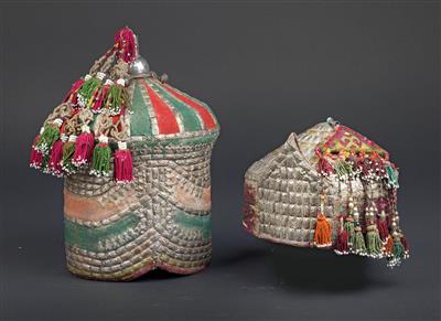 Mixed lot (2 items): Ersari Turkmens (Turkmenistan or northern Afghanistan): Two women’s hats, richly decorated with silver. - Mimoevropské a domorodé umění