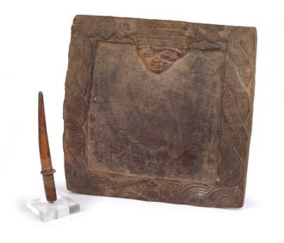 Mixed lot (2 items): Yoruba, Nigeria: A divination board for the ‘Ifa oracle’ of the Yoruba with matching ivory pointer. - Tribal Art