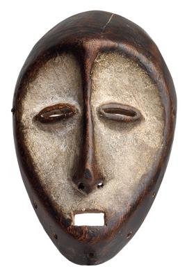 Lega, Democratic Republic of Congo: An ‘Idimu’ face mask for high level members of the Bwami society. - Arte Tribale