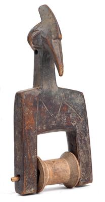 Senufo, Elfenbeinküste, Ghana, Burkina Faso, Mali: Ein Webrollen-Halter mit dem Kopf eines 'Calao-Vogels'. - Stammeskunst/Tribal-Art