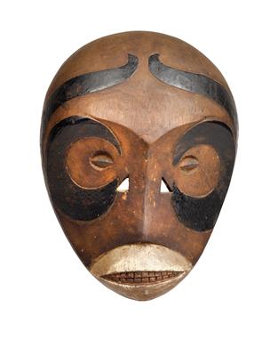 Borneo (Kalimantan), Dayak: An ape mask with typical Dayak decoration. - Mimoevropské a domorodé umění
