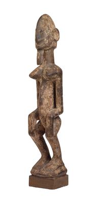 Dogon, Mali: Eine weibliche Ahnen-Figur 'Nommo', mit Opfer-Patina. - Stammeskunst / Tribal-Art