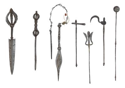 Mixed lot (8 items): Tibet: A rare, so-called ‘Tantric ritual cutlery’ belonging to a Tibetan magician, consisting of 8 parts, made of iron and other metals. With a ‘sale contract’ of the Heinrich-Harrer-Museum in Hüttenberg. - Tribal Art