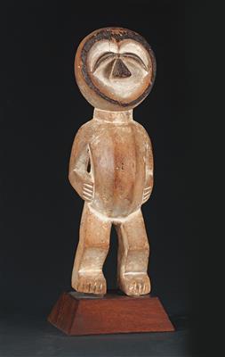 Kwele, Gabon, Cameroon, Dem. Rep. of Congo: A male figure, with typical Kwele face. - Mimoevropské a domorodé umění