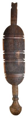 Mauri people, Western Sahara, Mauritania, Southern Morocco: A richly carved wooden rod used to build a storage shelf for objects. - Mimoevropské a domorodé umění