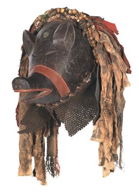 Chokwe, Angola, Zambia, Democratic Republic of Congo: A rare Chokwe ‘pig mask’ called ‘Ngulu’ with lavish decoration. - Tribal Art