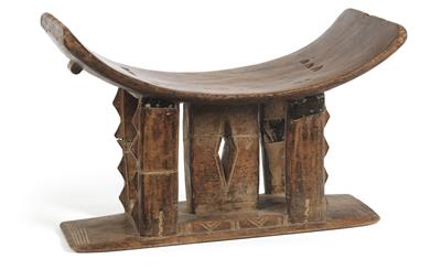 Ashanti, Ghana: an Ashanti stool in its typical form. - Tribal Art - Africa