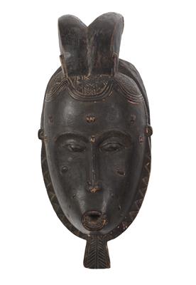 Baule, Elfenbeinküste: Eine Maske vom Typ ‘Kpan Pre’, mit 2 Hörnern, aus dem Tanz-Zyklus zu Ehren des Büffel-Gottes ‘Goli’. - Stammeskunst / Tribal-Art; Afrika
