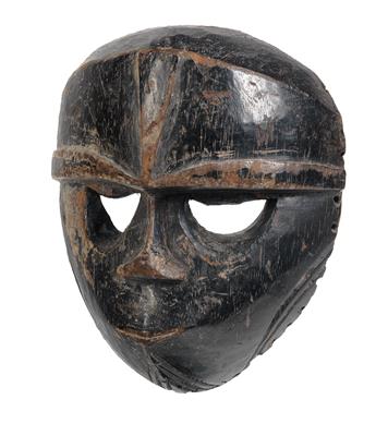 Eket, Nigeria: Eine seltene, alte Gesichts-Maske der Eket. - Stammeskunst / Tribal-Art; Afrika