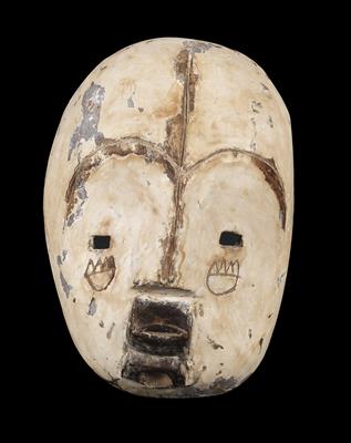 Fang, Gabun: Eine seltene, alte Maske der Fang, vom Typ 'Asu-nkukh'. - Stammeskunst / Tribal-Art; Afrika