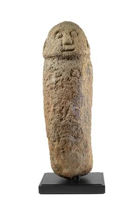 Indonesia, Flores Island: a janus-headed stone figure. - Tribal Art - Africa