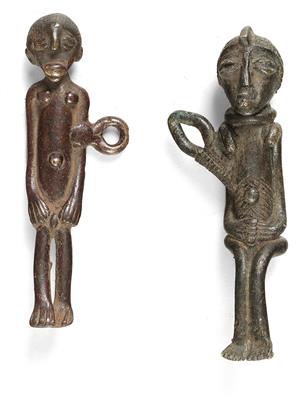 Mixed lot (2 items): Lobi, Burkina Faso: two amulet figures for children, made of yellow cast-alloy (cast brass). - Tribal Art - Africa