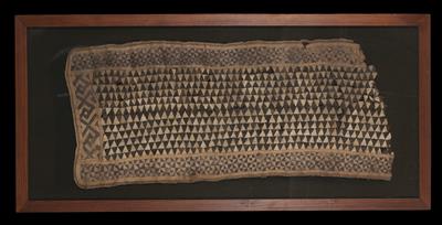 Kuba (or Bakuba): Democratic Republic of Congo: A special wrapover skirt of the Kuba women, called 'Ntshak'. Used as a funerary piece of clothing or as a burial deposition. - Mimoevropské a domorodé umění