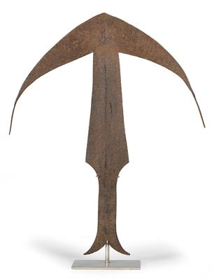 Kwele, Gabon: a piece of 'iron money' from the Kwele, anchor-shaped. - Tribal Art - Africa